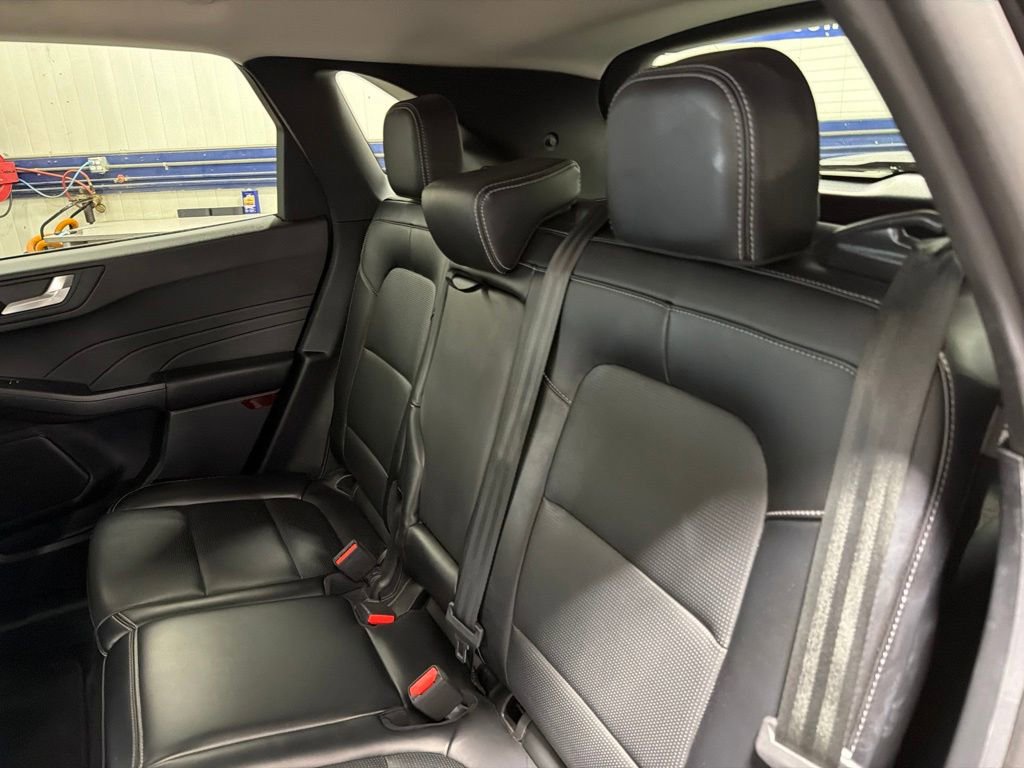 Certified 2025 Ford Escape Platinum AWD/4WD image 13
