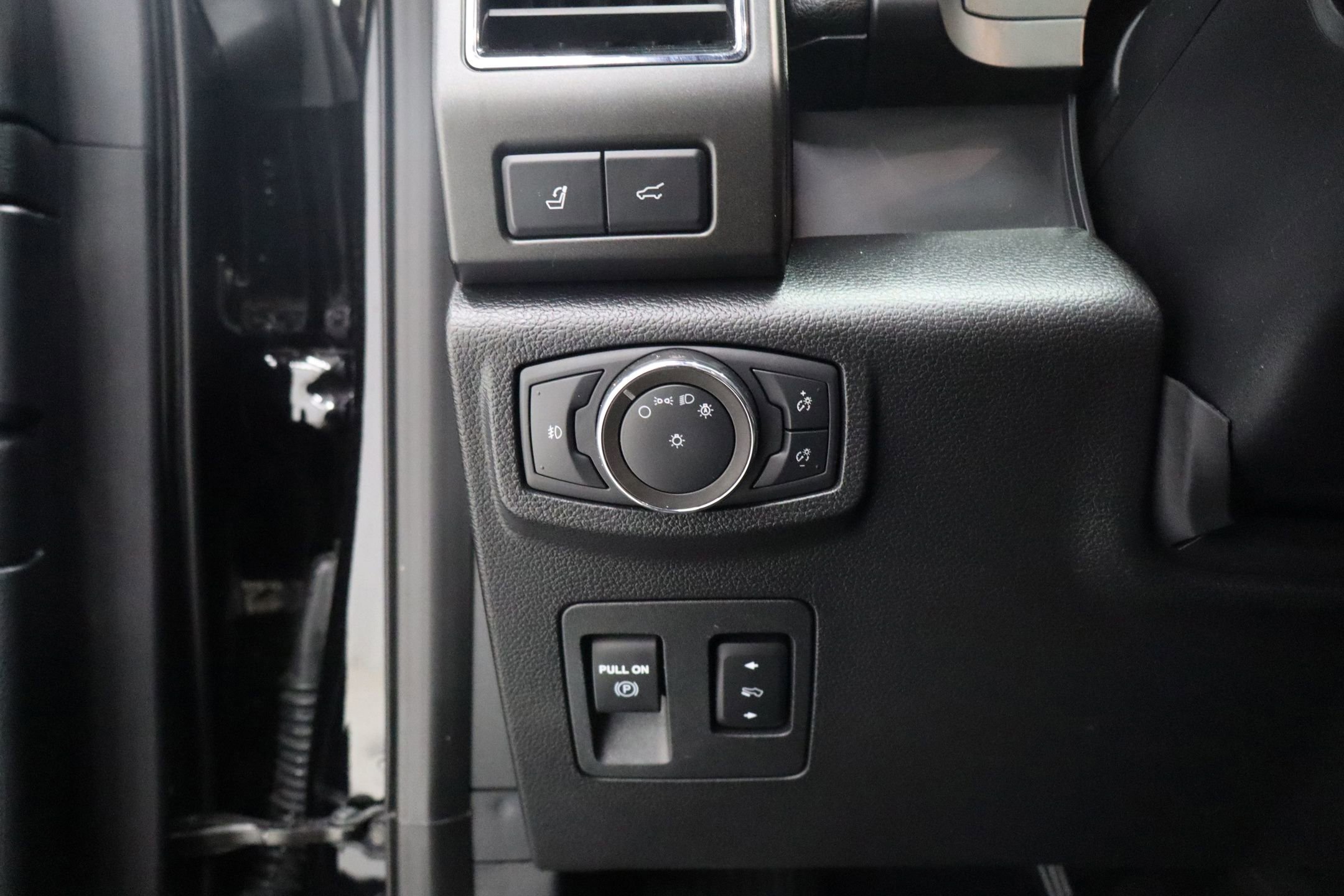 Certified 2020 Ford Expedition Limited image 15