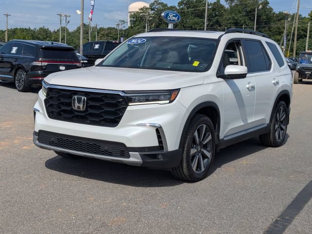 Used 2024 Honda Pilot Touring image 7