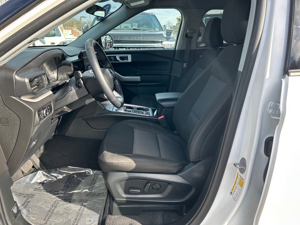 Certified 2023 Ford Explorer XLT image 8
