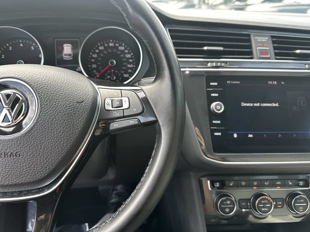 Used 2018 Volkswagen Tiguan SEL AWD/4WD image 29