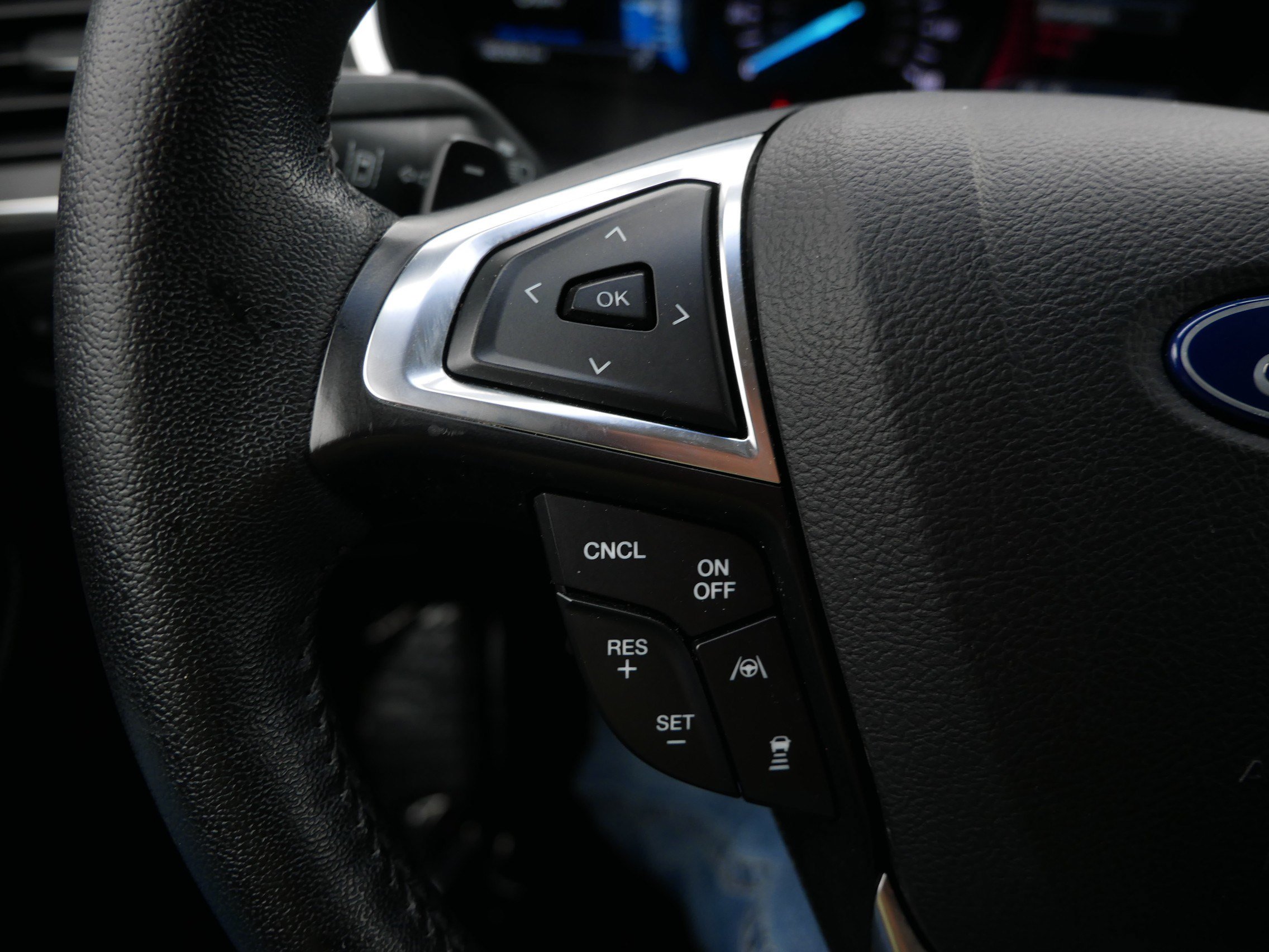 Certified 2019 Ford Edge Titanium w/ Equipment Group 301A AWD/4WD image 28