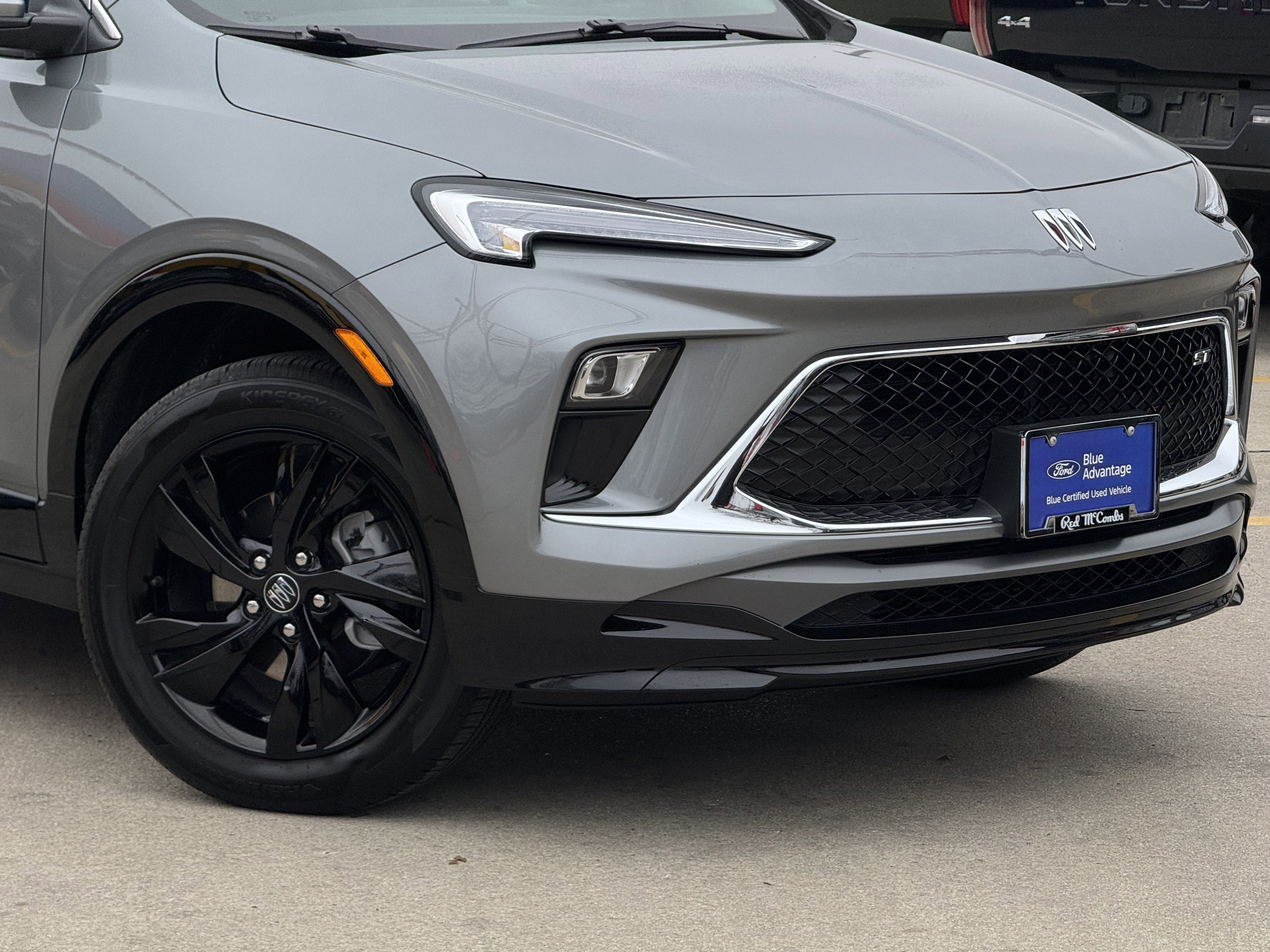 Used 2025 Buick Encore GX Sport Touring w/ Comfort Package image 2