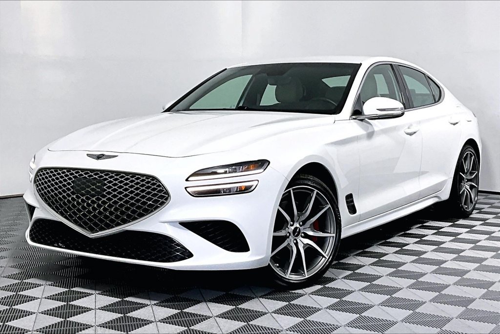 Used 2025 Genesis G70 2.5T RWD image 2