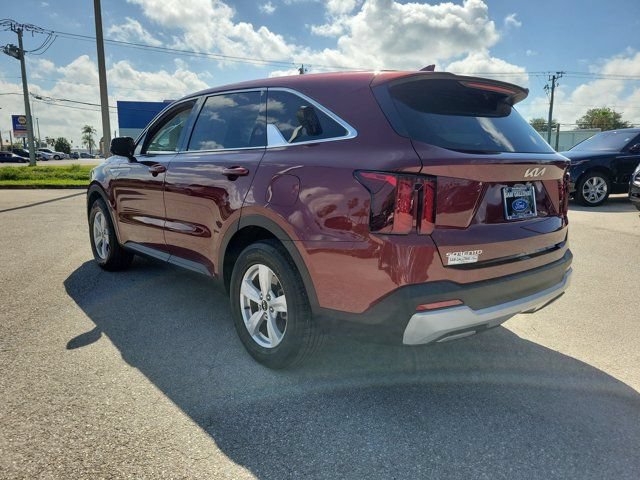 Used 2024 Kia Sorento LX FWD image 4