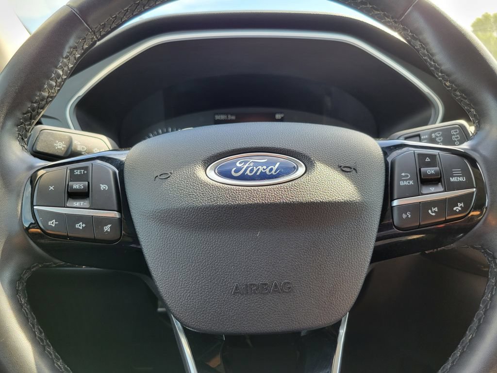 Certified 2022 Ford Escape SE w/ Cold Weather Package AWD/4WD image 10