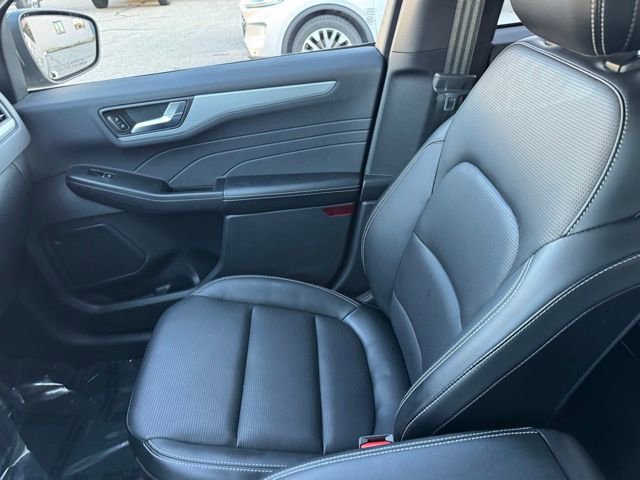 Certified 2023 Ford Escape Platinum AWD/4WD image 22