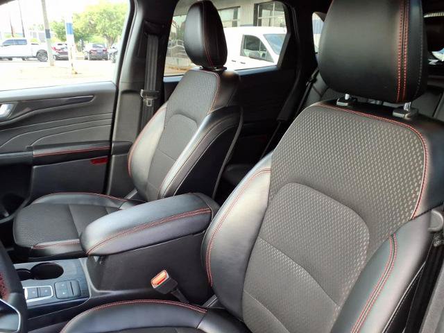 Certified 2025 Ford Escape ST-Line Select AWD/4WD image 10