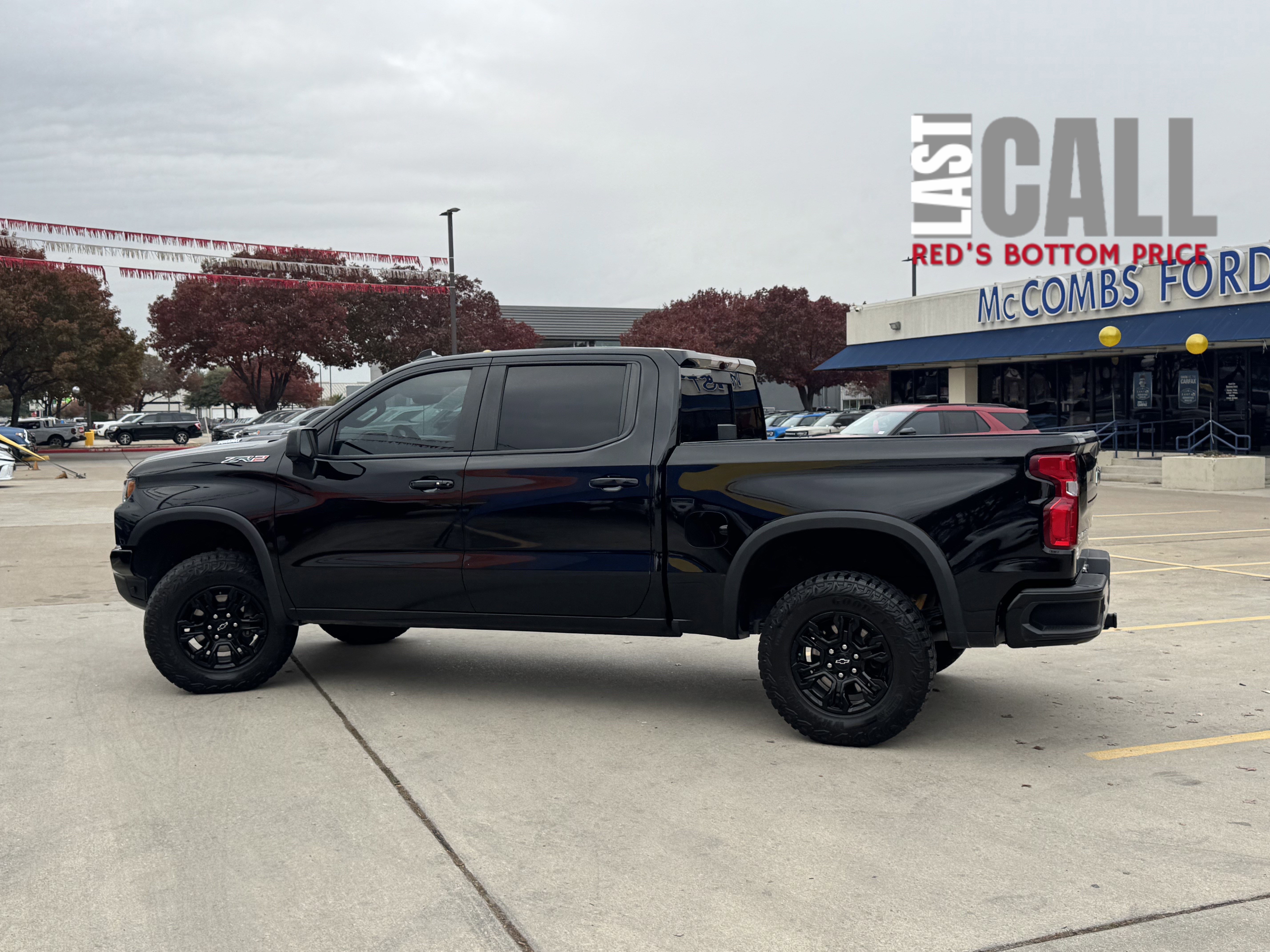 Used 2024 Chevrolet Silverado 1500 ZR2 w/ Technology Package image 6