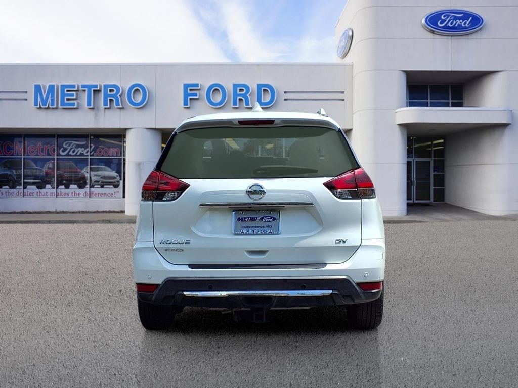 Used 2019 Nissan Rogue SV FWD image 4