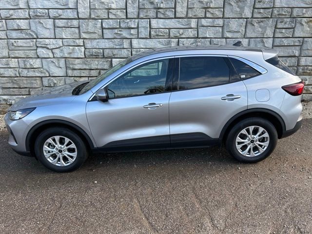 Certified 2023 Ford Escape Active w/ Tech Pack #2 AWD/4WD image 3