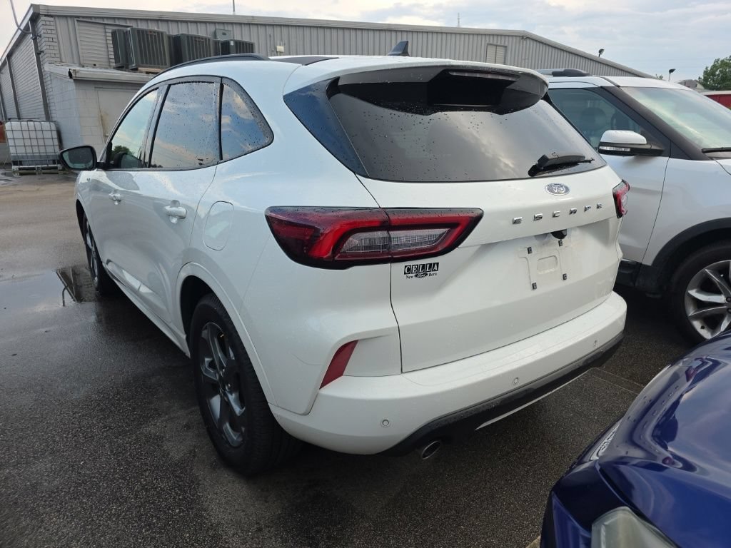 Certified 2023 Ford Escape ST-Line w/ Tech Pack #1 FWD image 2