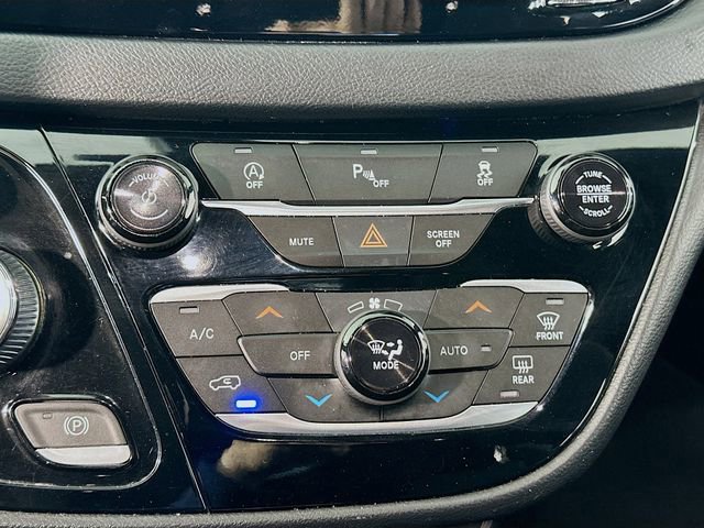 Used 2020 Chrysler Pacifica Touring w/ S Appearance Package image 21