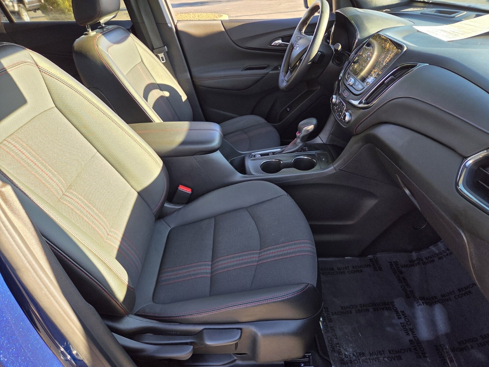 Used 2022 Chevrolet Equinox RS w/ Infotainment Package image 15