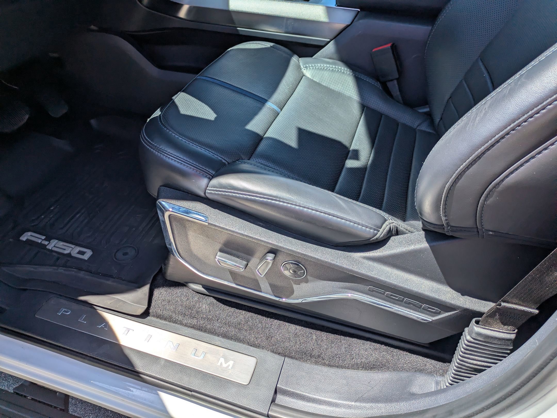 Certified 2024 Ford F150 Platinum w/ Equipment Group 702A High image 16