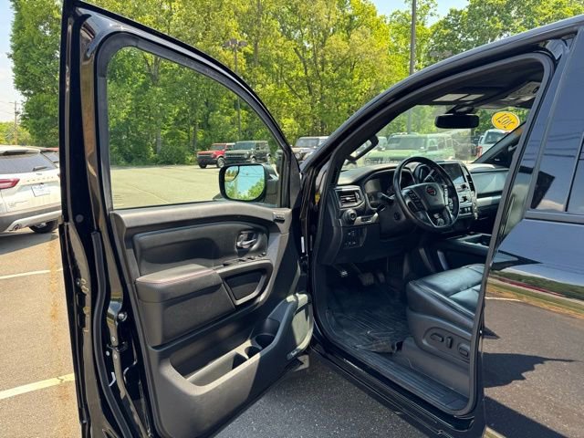 Used 2021 Nissan Titan PRO-4X w/ Pro-4x Convenience Package AWD/4WD image 12