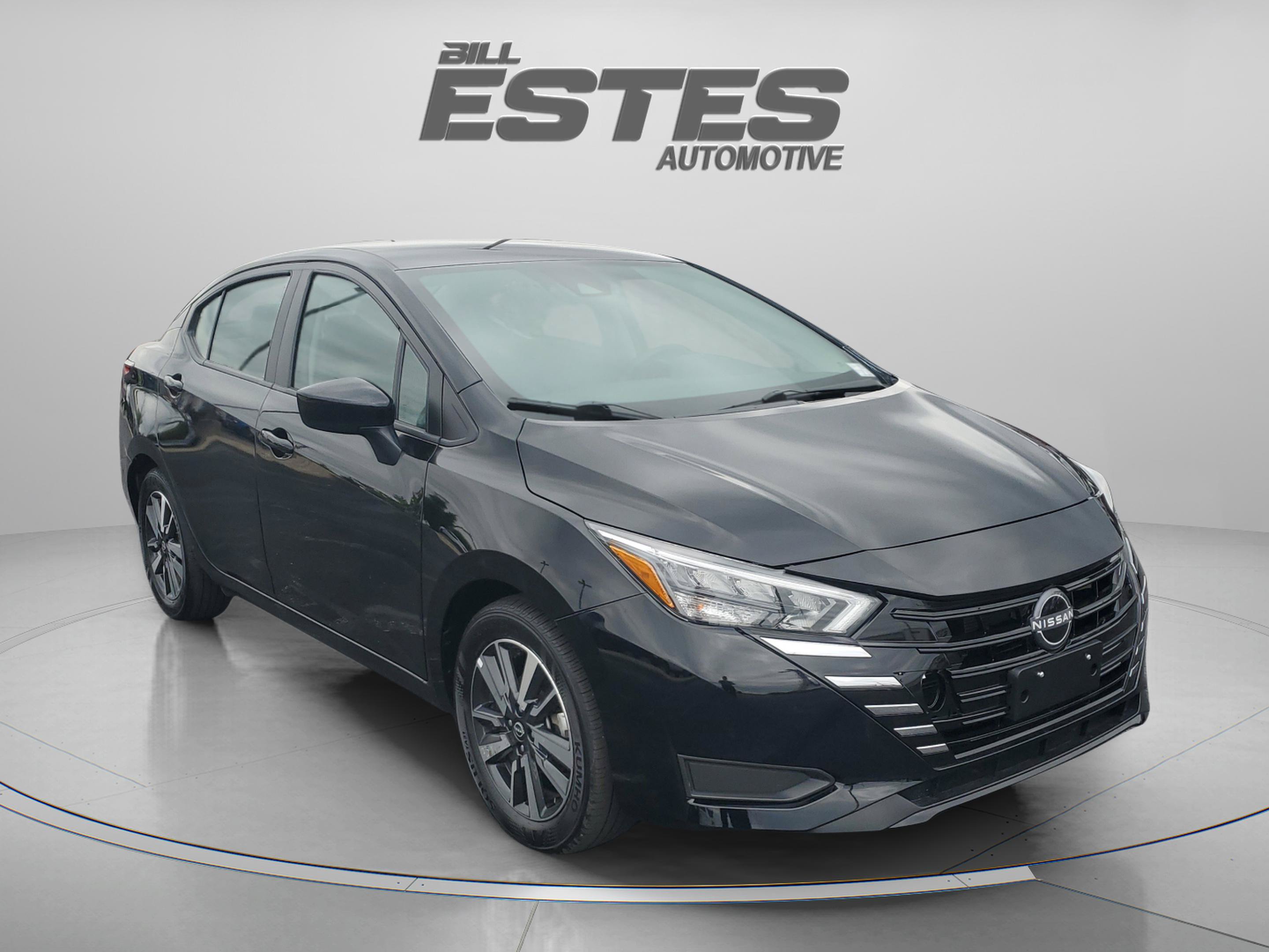 Used 2025 Nissan Versa SV FWD image 5