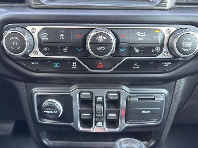 Used 2023 Jeep Wrangler Unlimited Sahara w/ Cold Weather Group AWD/4WD image 27