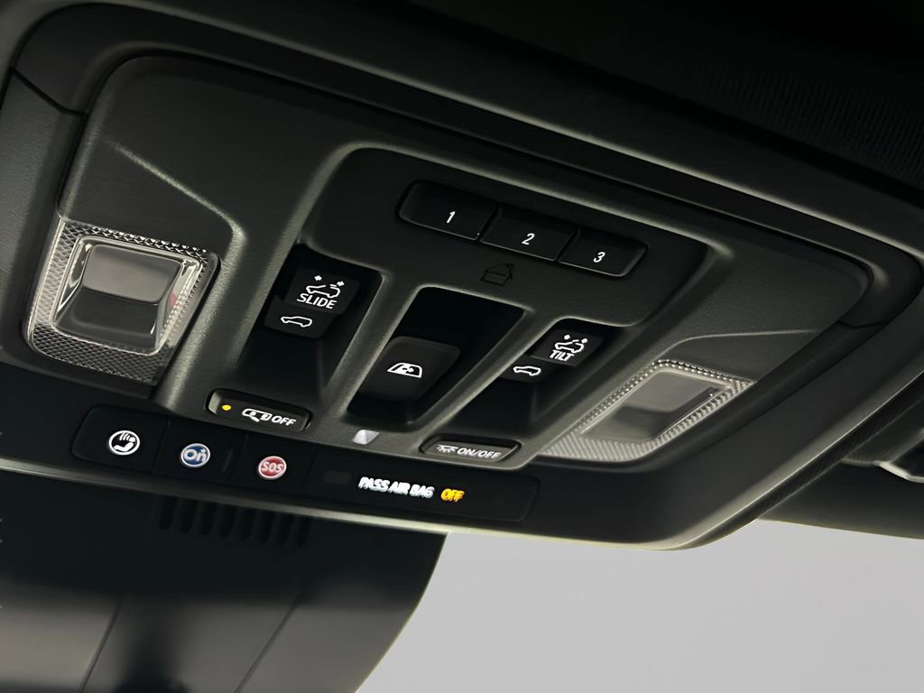 Used 2025 Chevrolet Silverado 1500 ZR2 w/ Technology Package image 24