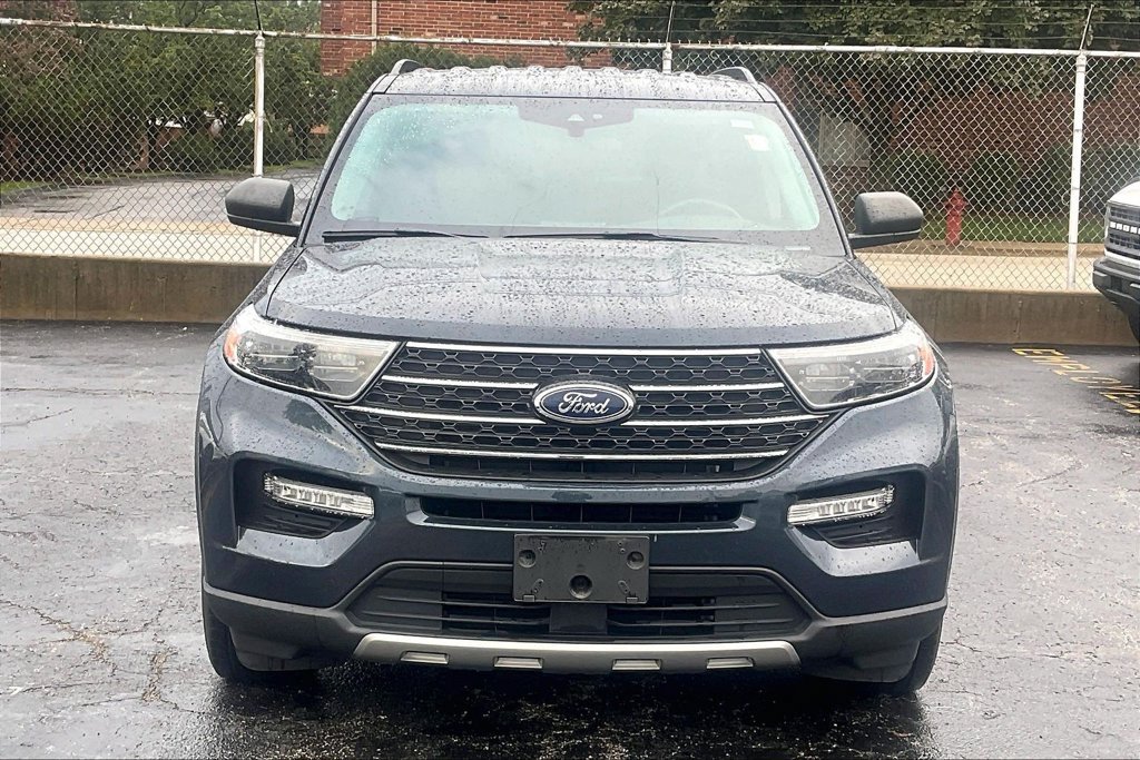 Certified 2024 Ford Explorer XLT w/ Equipment Group 202A AWD/4WD image 2