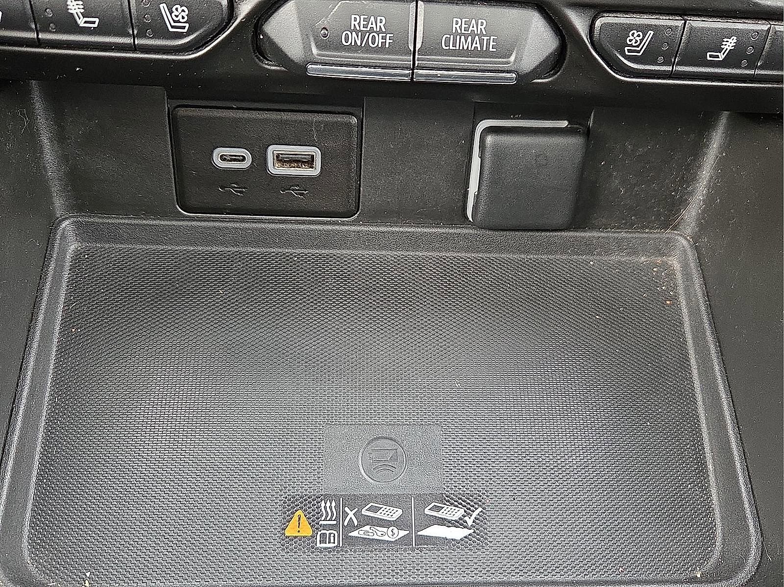 Used 2023 GMC Yukon XL SLT w/ SLT Premium Package image 18