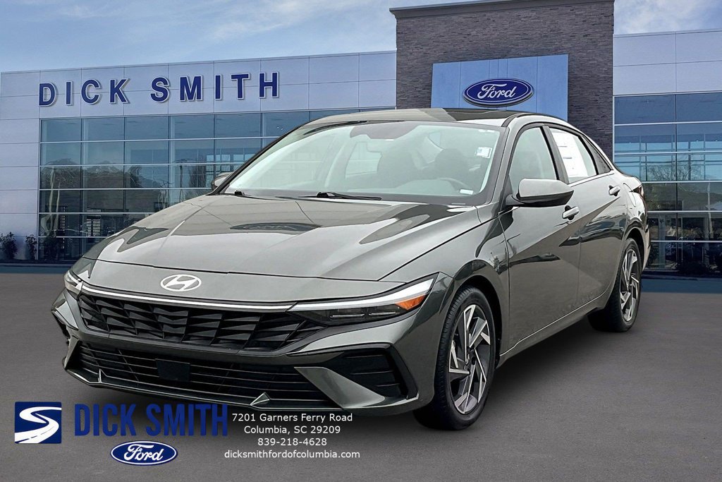 Used 2025 Hyundai Elantra SEL FWD image 1