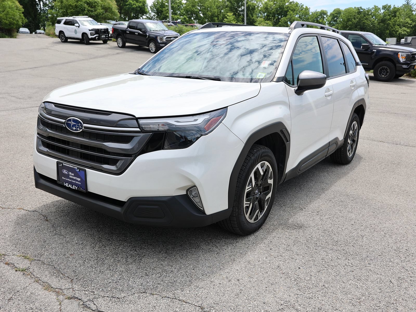 Used 2025 Subaru Forester Premium AWD/4WD image 3