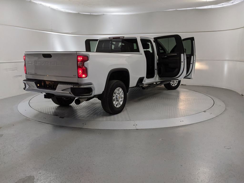 Used 2024 Chevrolet Silverado 3500 LT w/ Convenience Package image 9