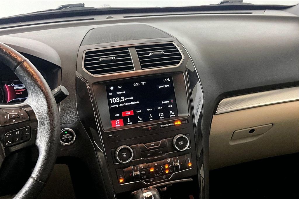 Certified 2019 Ford Explorer XLT w/ Equipment Group 202A FWD image 4