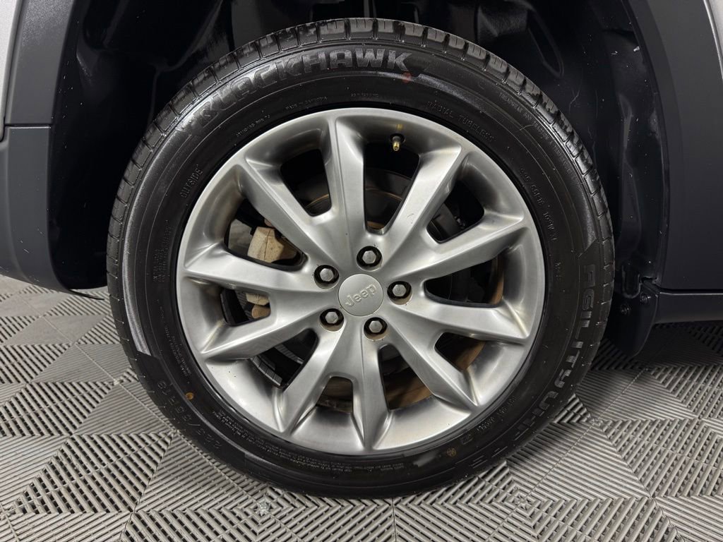 Used 2018 Jeep Cherokee Limited FWD image 10