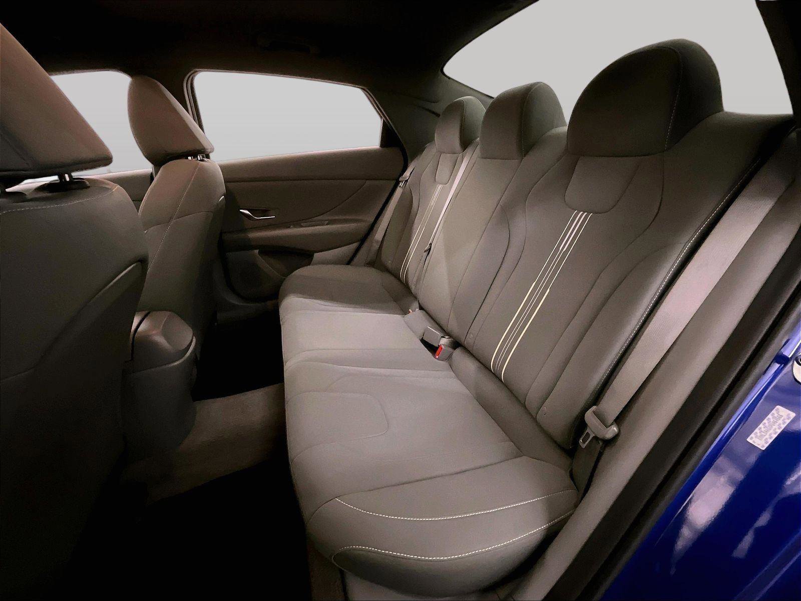 Used 2023 Hyundai Elantra SEL w/ Convenience Package FWD image 25