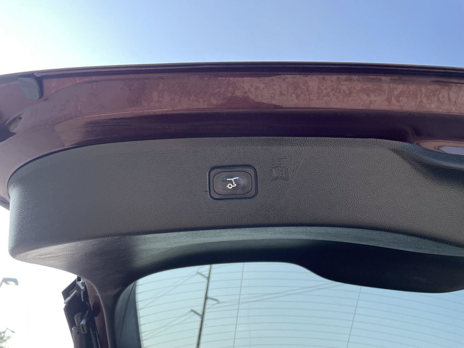 Certified 2024 Ford Edge Titanium AWD/4WD image 35