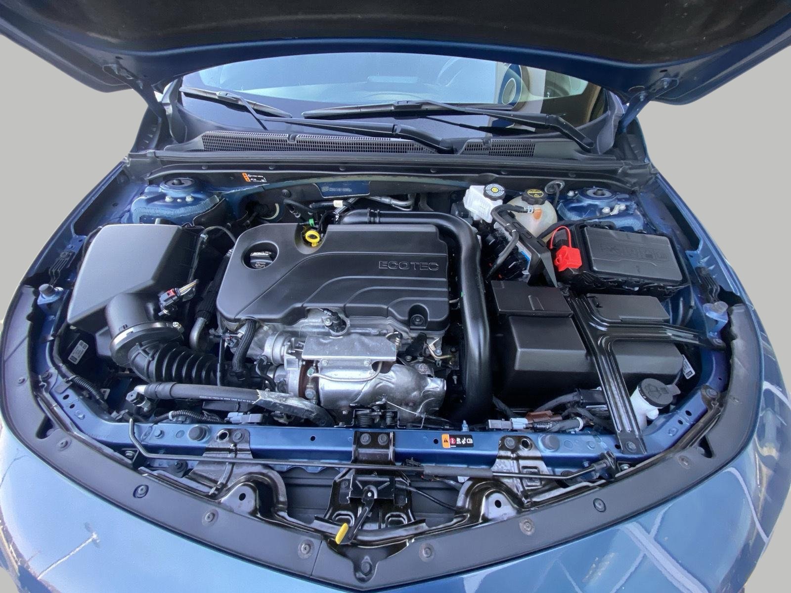 Used 2025 Chevrolet Malibu LT FWD image 14