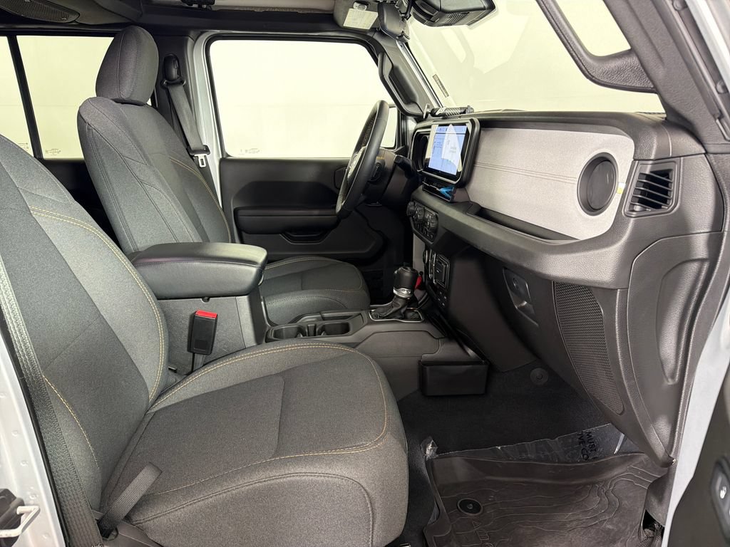 Used 2024 Jeep Wrangler Unlimited w/ Convenience Group AWD/4WD image 19