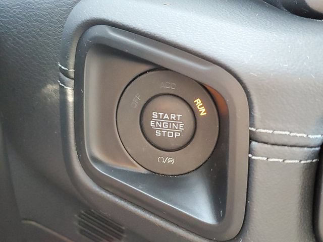 Used 2024 Jeep Wrangler Unlimited Sahara AWD/4WD image 12