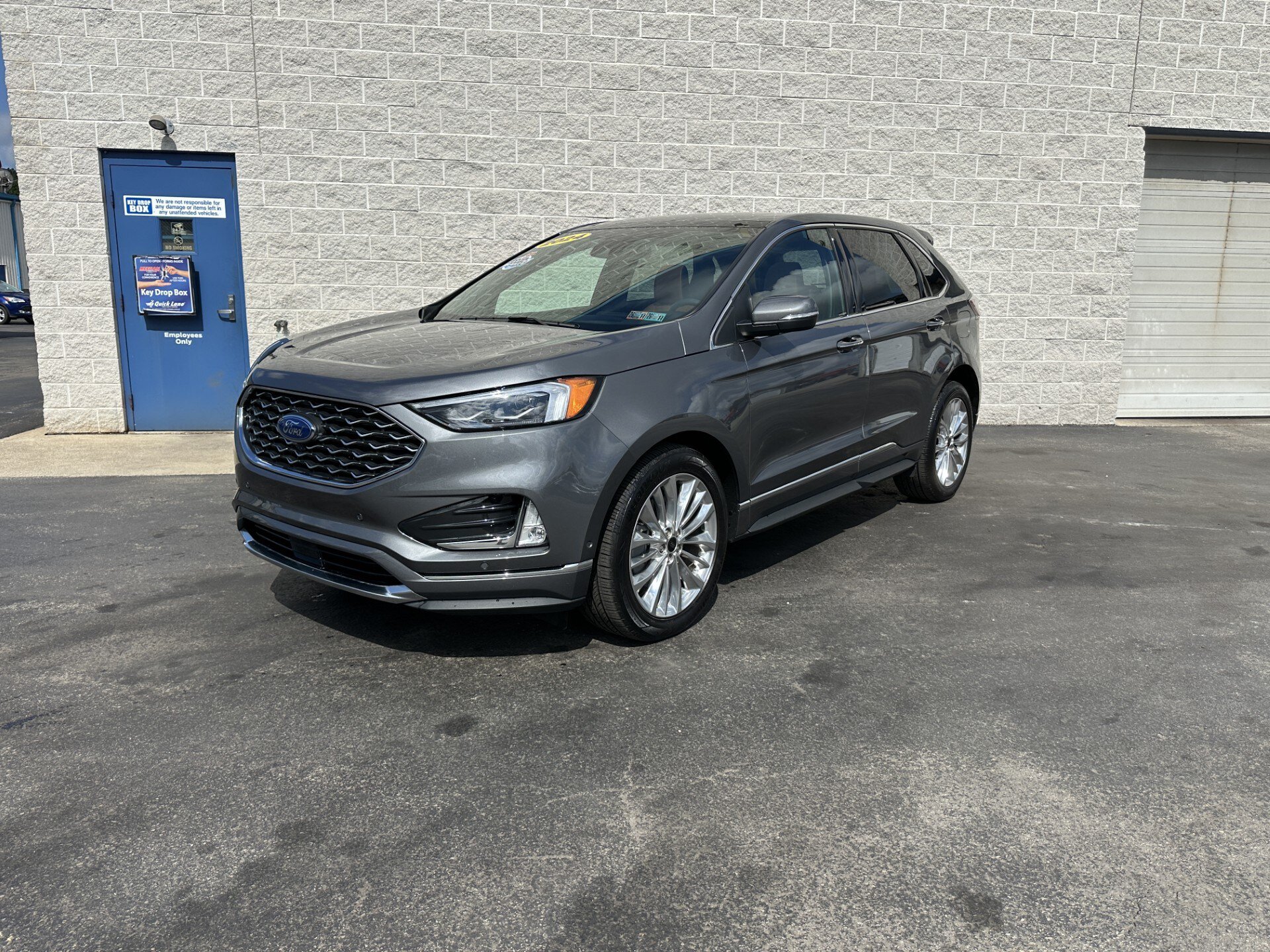 Certified 2024 Ford Edge Titanium w/ Titanium Elite Package AWD/4WD image 2
