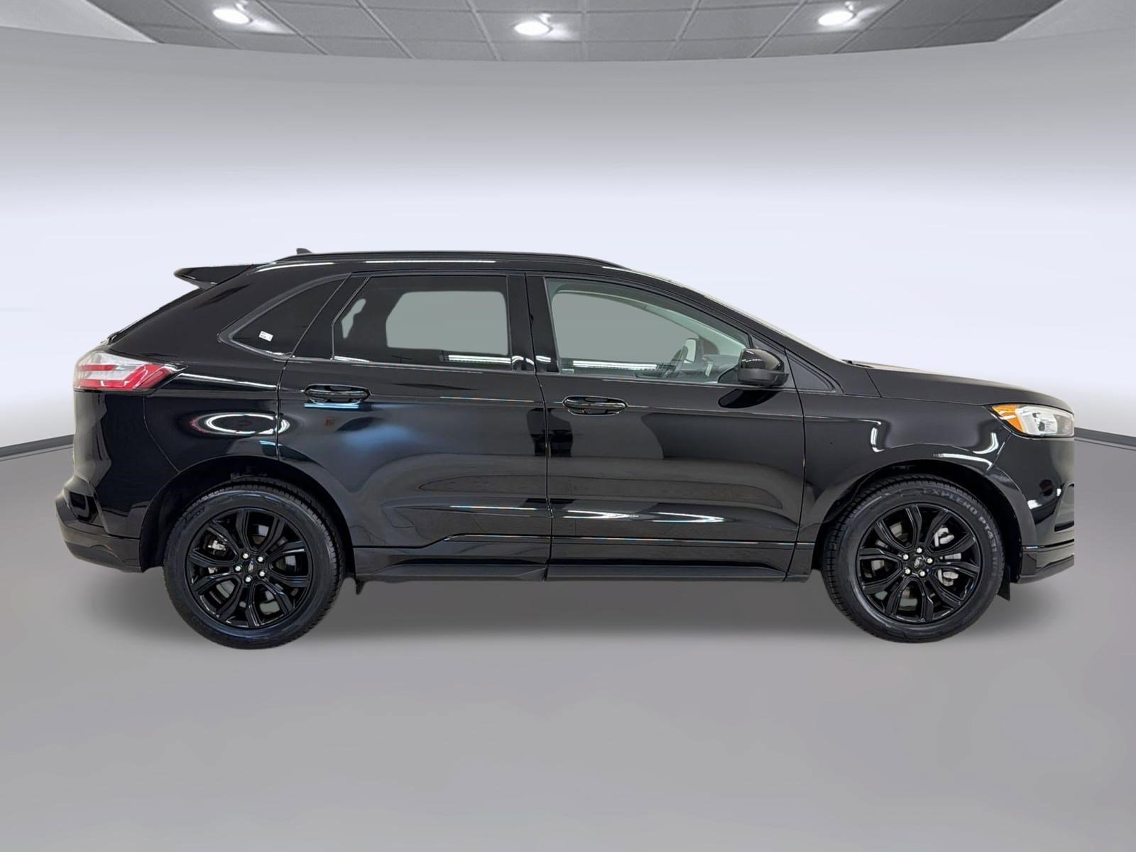Certified 2022 Ford Edge SE w/ Black Appearance Package AWD/4WD image 8