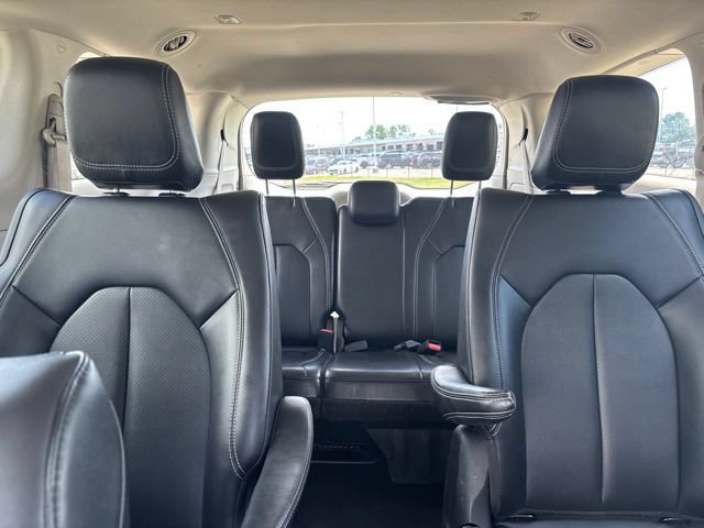 Used 2024 Chrysler Pacifica Limited FWD image 29