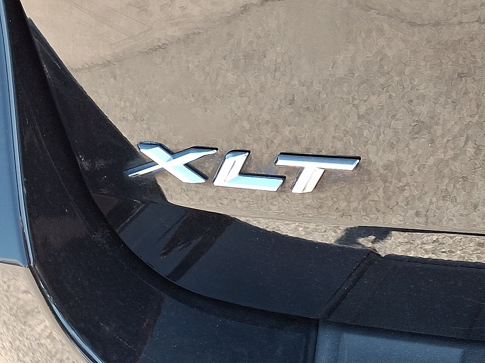 Certified 2021 Ford Explorer XLT w/ Equipment Group 202A AWD/4WD image 36