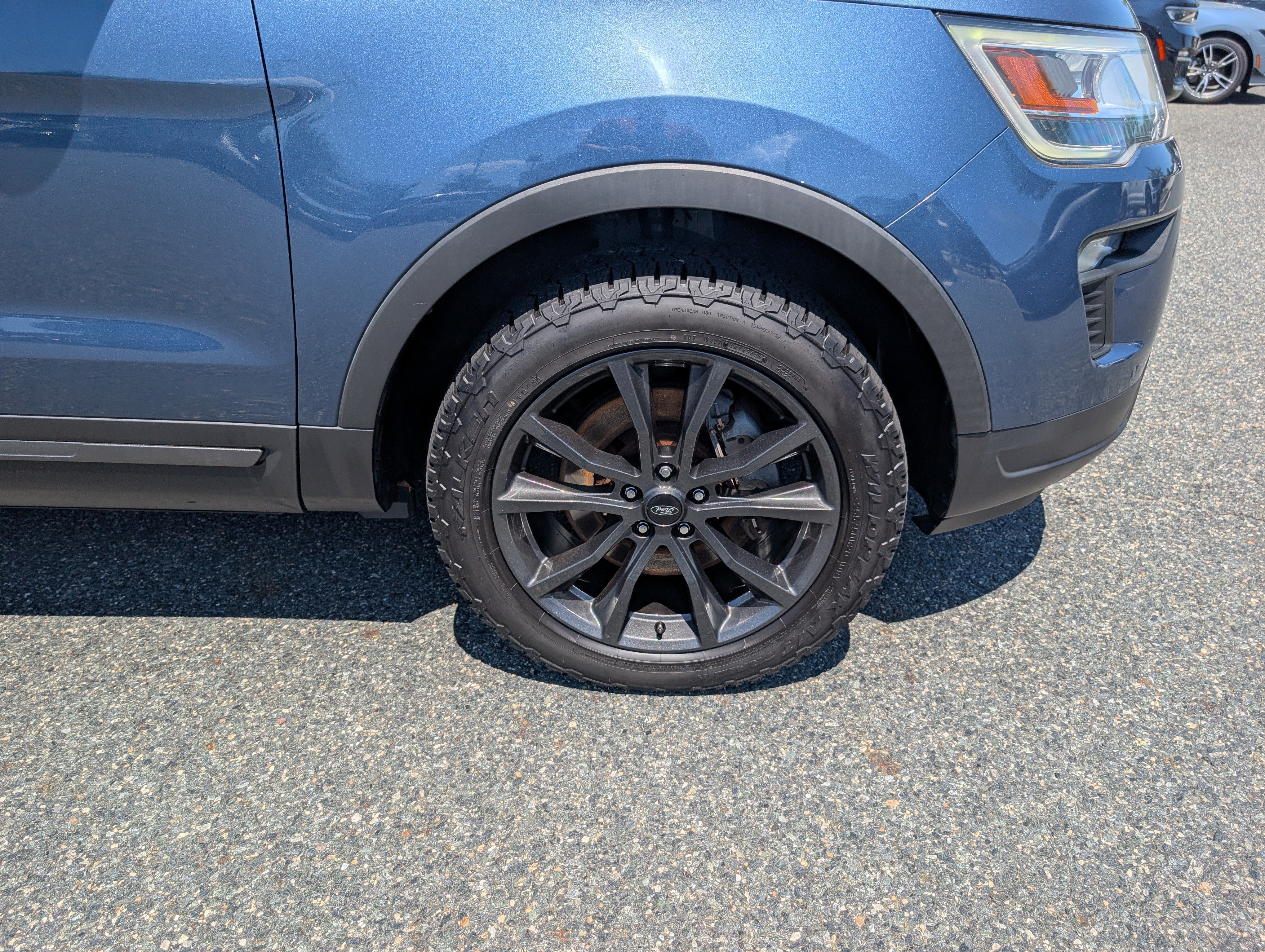 Certified 2018 Ford Explorer XLT w/ Equipment Group 202A AWD/4WD image 9