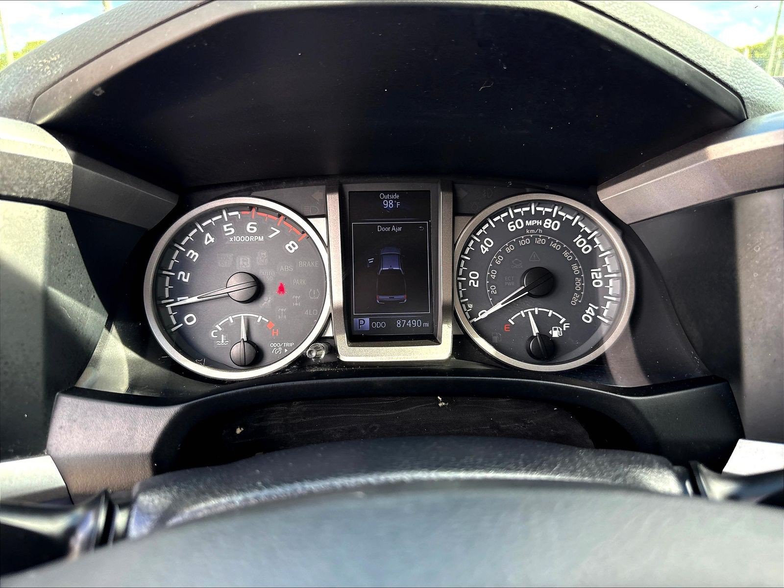 Used 2017 Toyota Tacoma SR5 w/ SR5 Appearance Package (SM) RWD image 18
