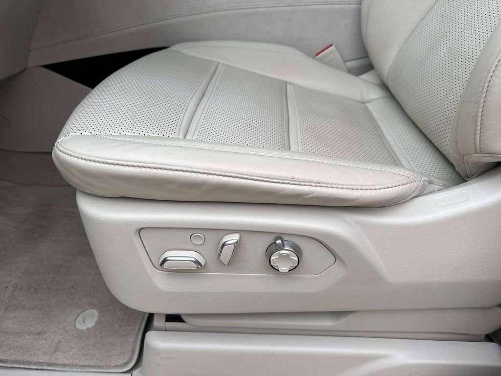 Used 2023 Cadillac Escalade ESV Sport Platinum image 19