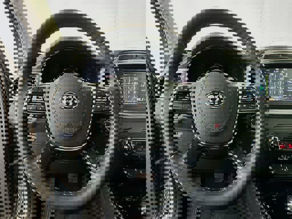 Used 2019 Kia Sorento SX image 16