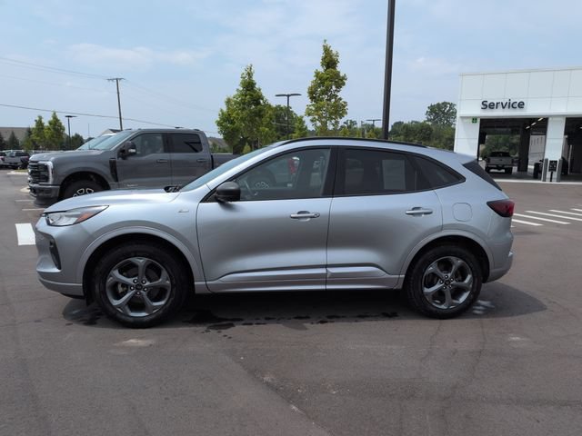 Certified 2024 Ford Escape ST-Line w/ Tech Pack #1 AWD/4WD image 2
