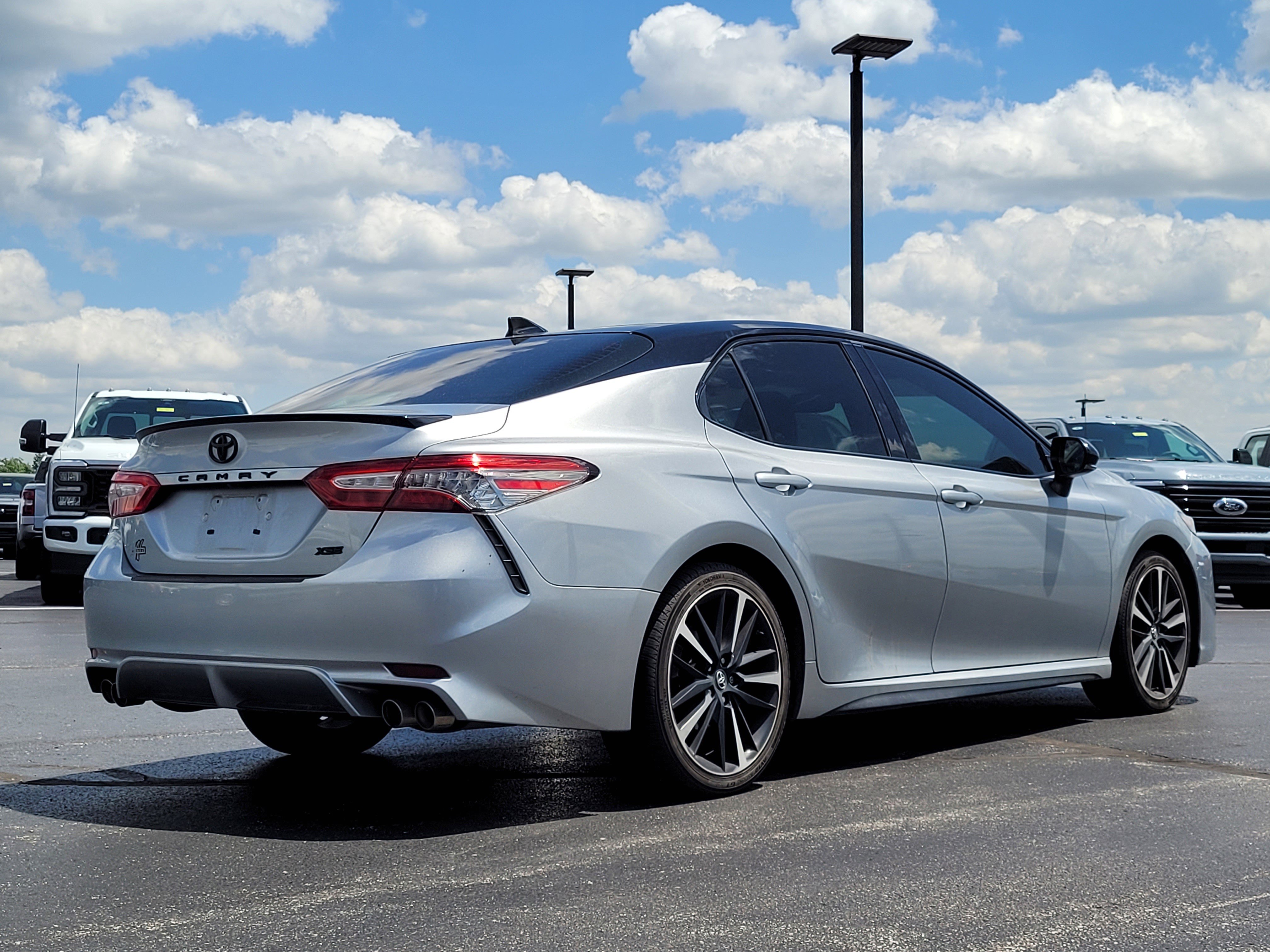 Used 2019 Toyota Camry XSE FWD image 4