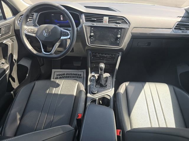 Used 2022 Volkswagen Tiguan SE AWD/4WD image 19