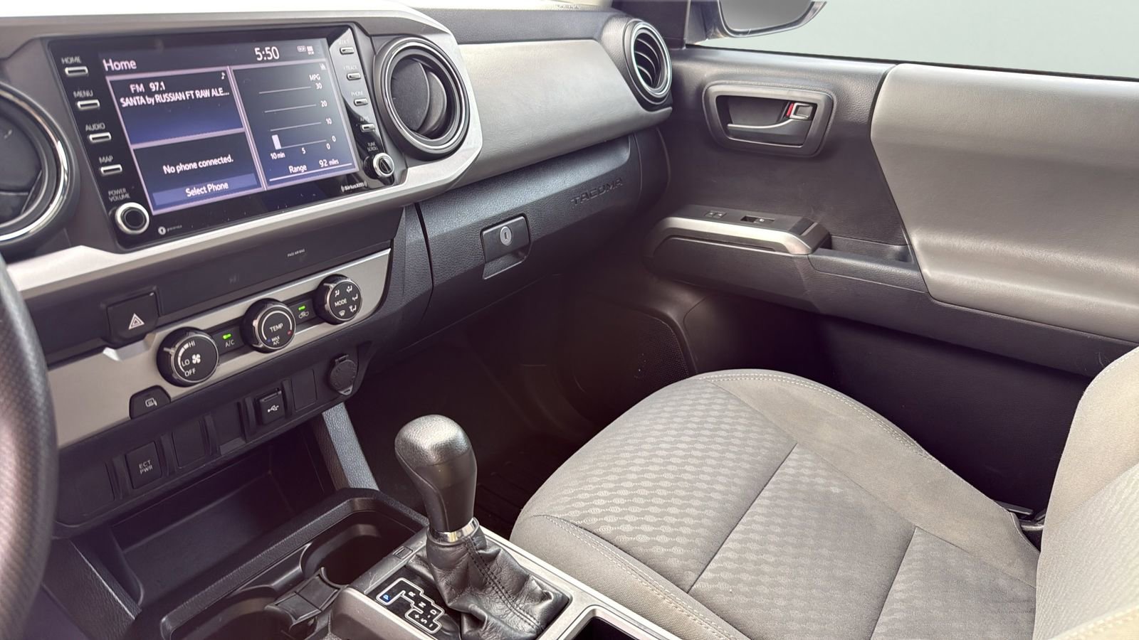 Used 2020 Toyota Tacoma SR5 w/ SR5 Appearance Package (SM) RWD image 17