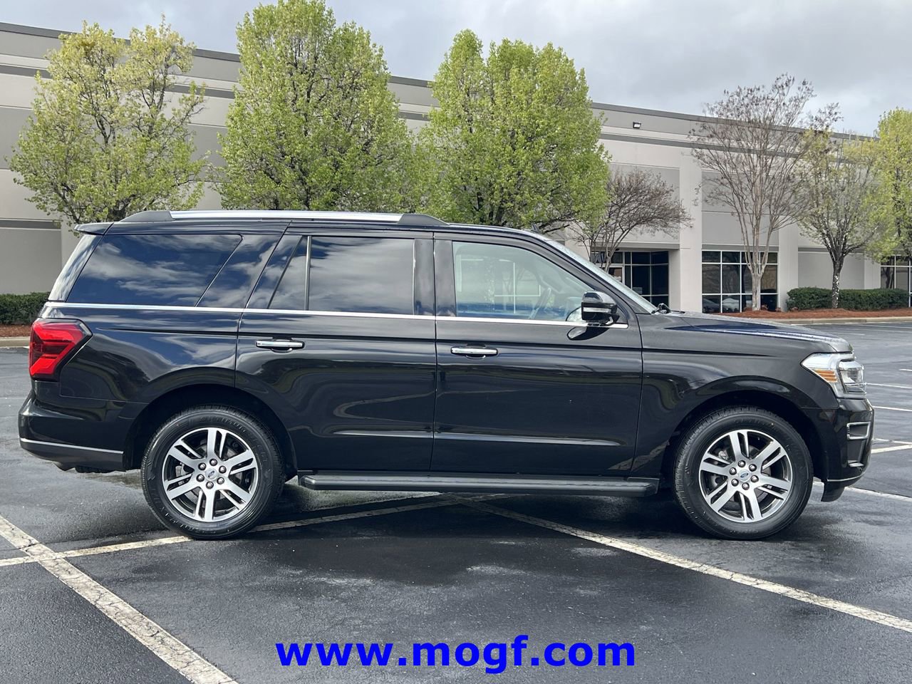 Certified 2024 Ford Expedition Limited image 2