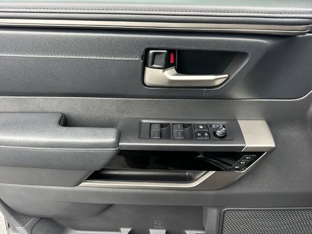 Used 2025 Toyota Tundra Limited AWD/4WD image 10