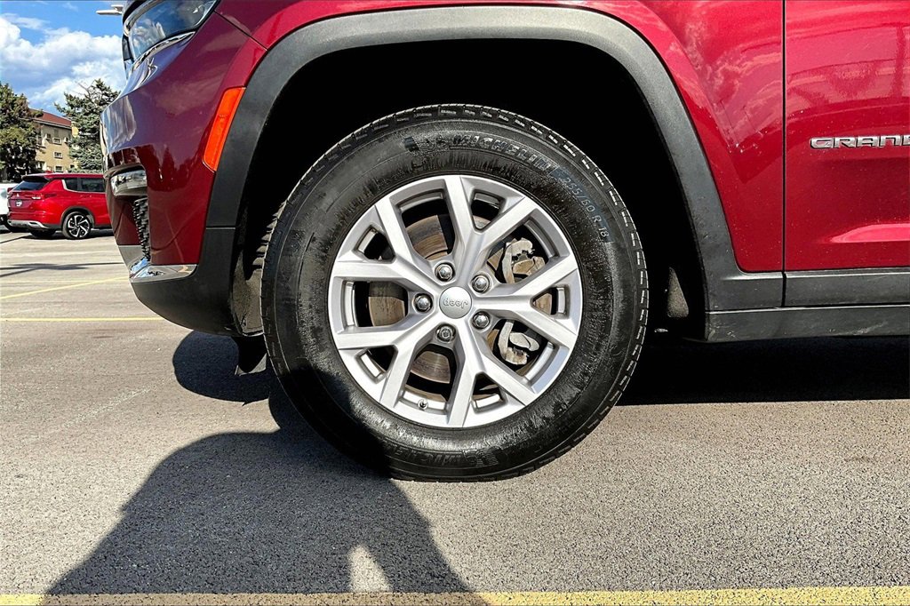 Used 2022 Jeep Grand Cherokee L Limited image 9